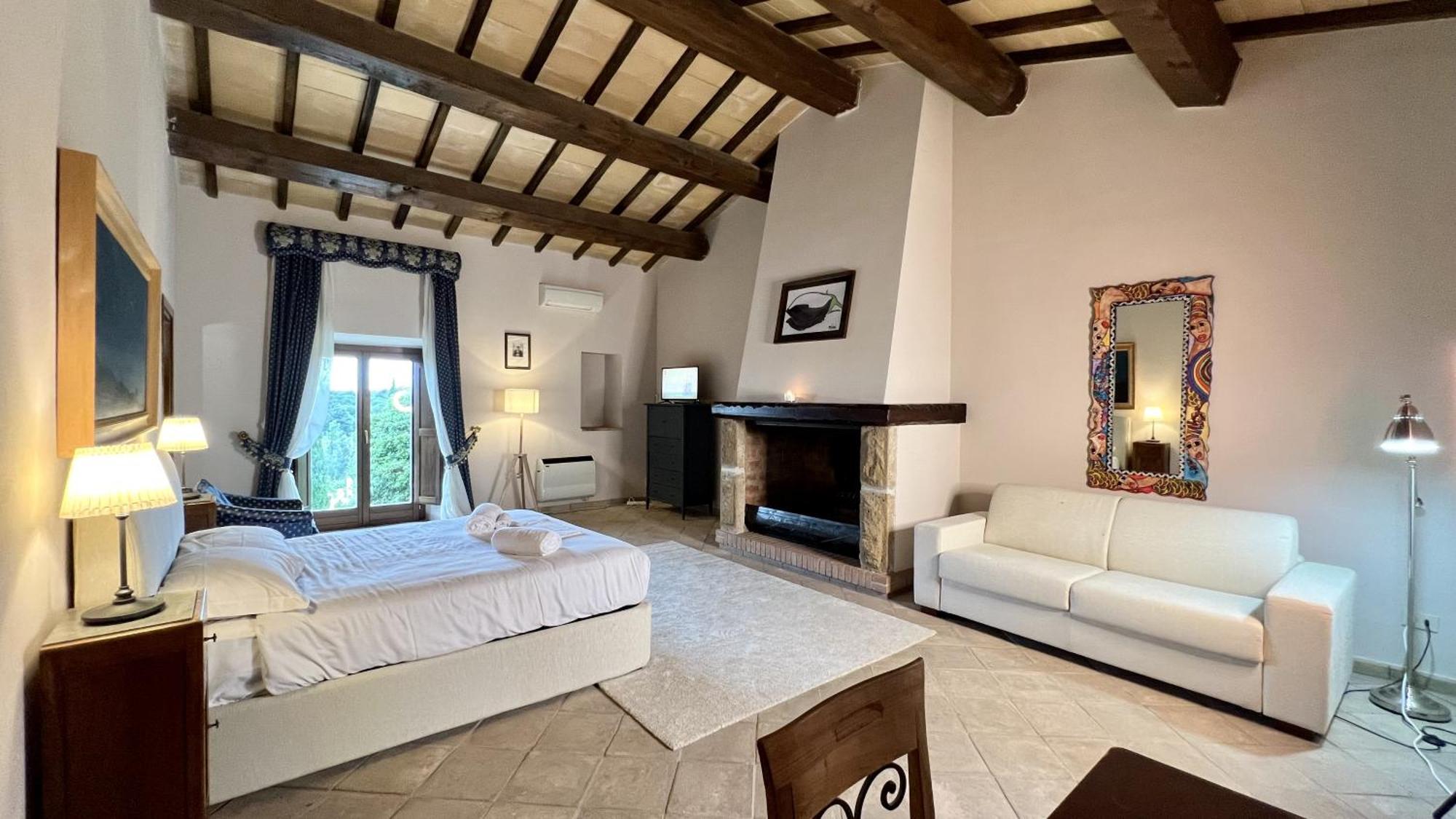 Agriturismo Cerrosughero Canino Exteriér fotografie