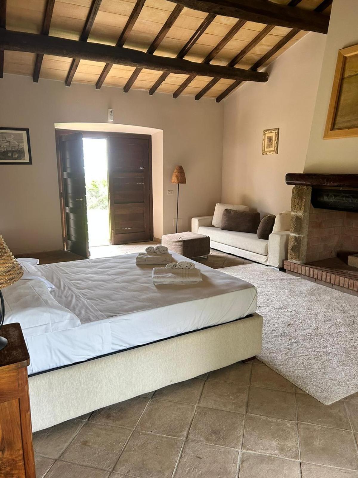 Agriturismo Cerrosughero Canino Exteriér fotografie